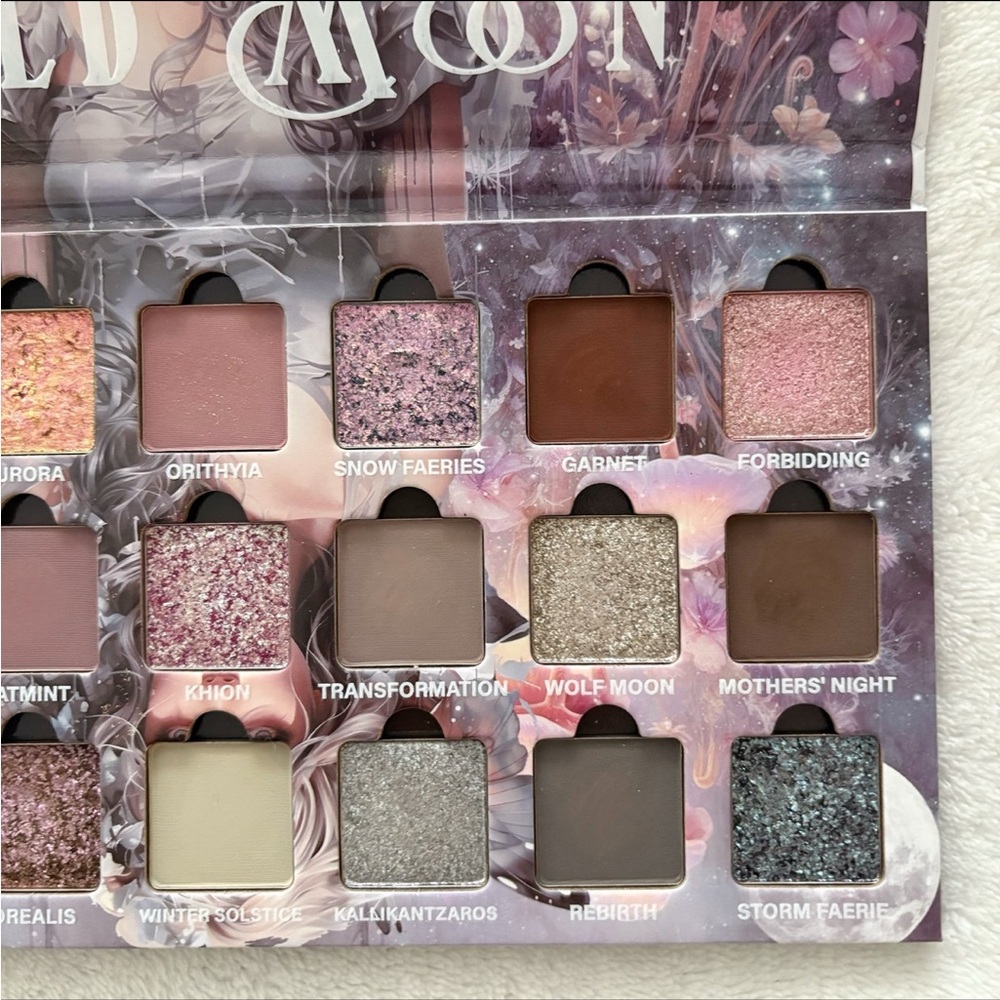 Ensley Reign Indie Metallic Matte Eyeshadow Palette #Cold Moon - Picture 5 of 6